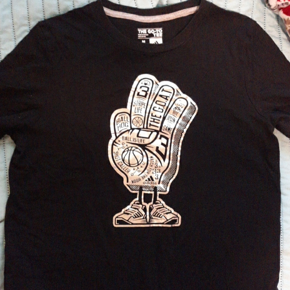 Adidas shirt 10-12 boys, great condition